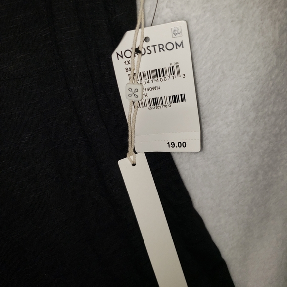 V neck tshirt - Picture 4 of 4